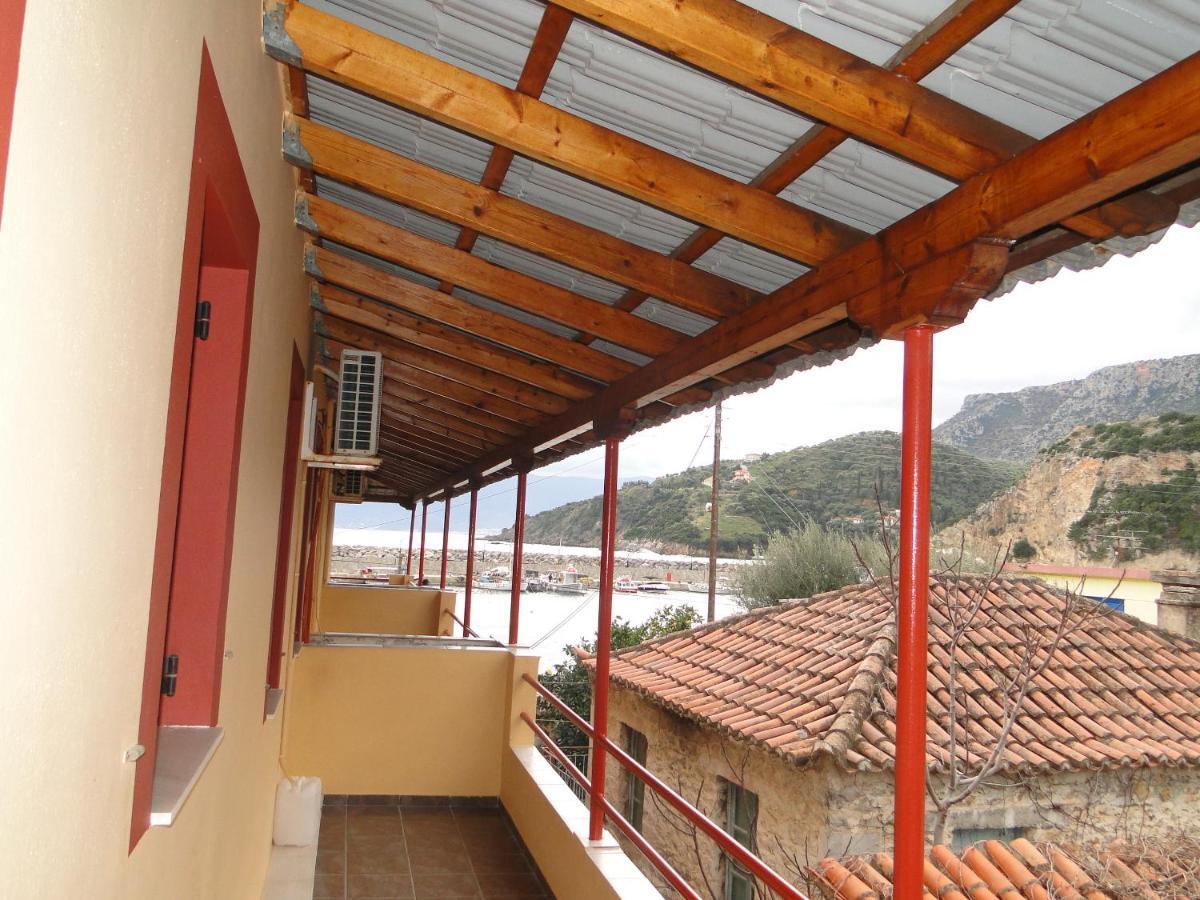 Porto Sabatiki Hotel Sampatiki Exterior photo